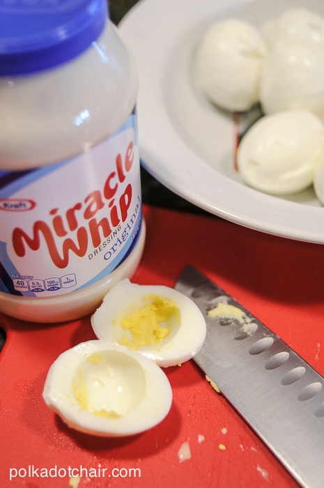 http://www.polkadotchair.com/wp-content/uploads/2014/04/miracle-whip-deviled-eggs.jpg
