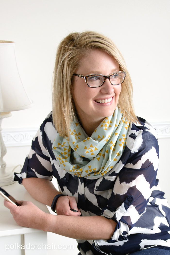 DIY Snap Up Infinity Scarf pattern by Melissa of polkadotchair.com - perfect for traveling