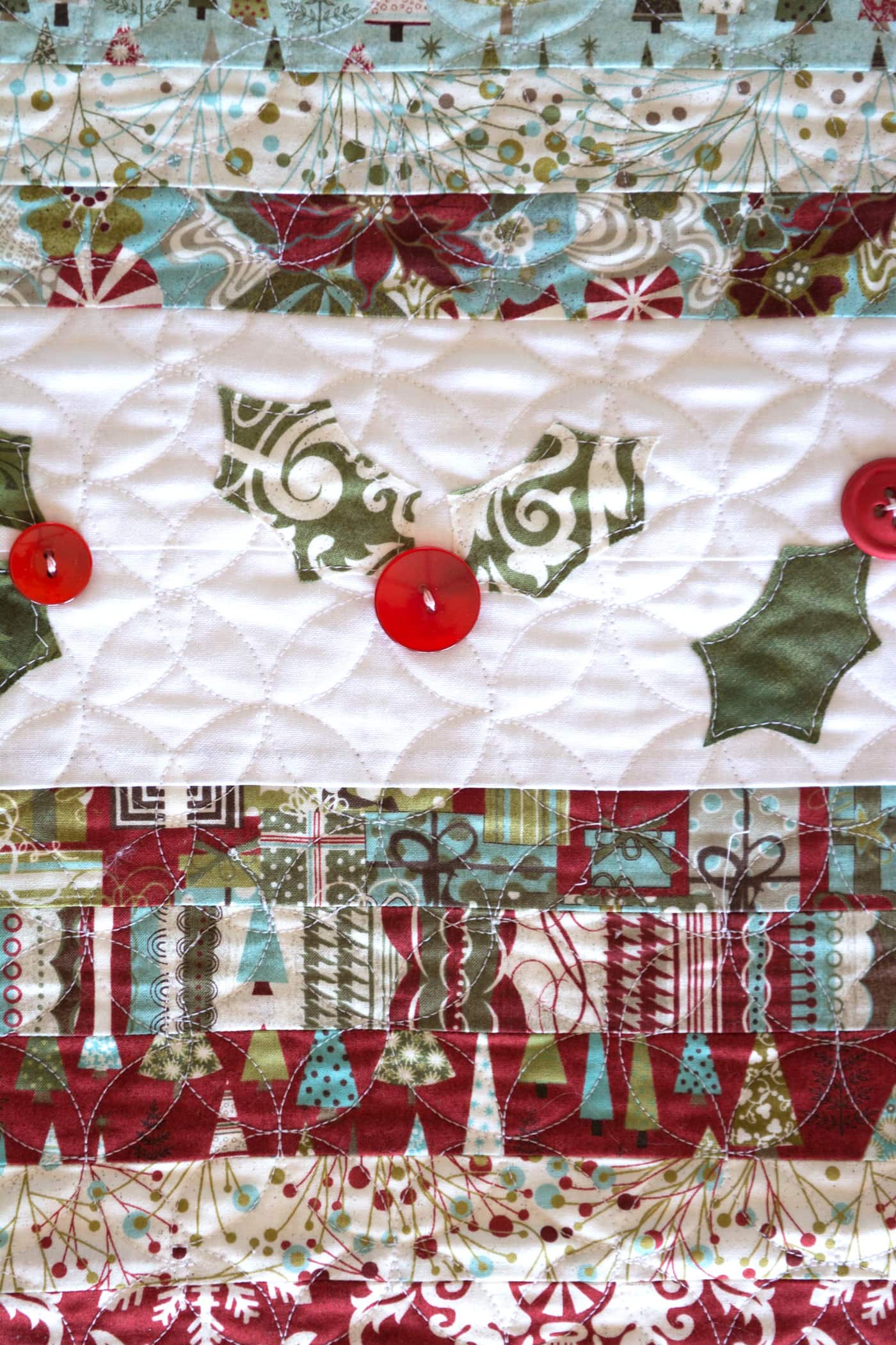 Merry & Cheer Quilted Christmas Table Runner Pattern - The Polka Dot Chair