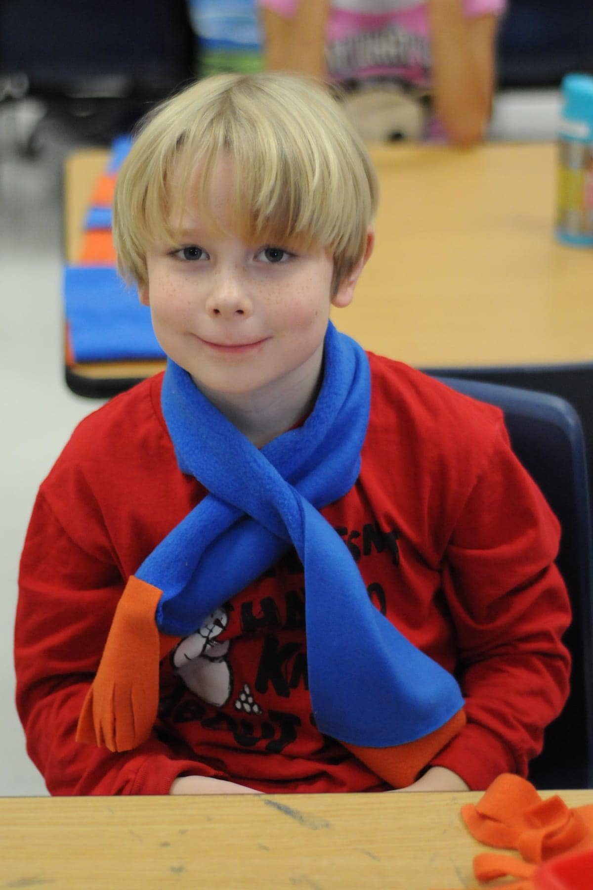 School Christmas Party Ideas; Scarf Craft