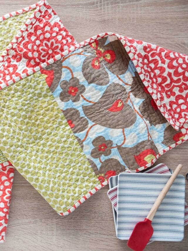 Simple Fat Quarter Table Runner Tutorial Story The Polka Dot Chair