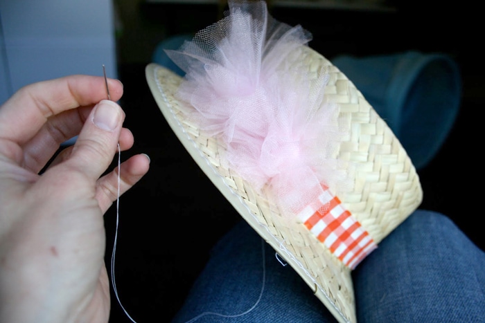 How to make a hat for the Kentucky Derby- perfect for kids parties or school!