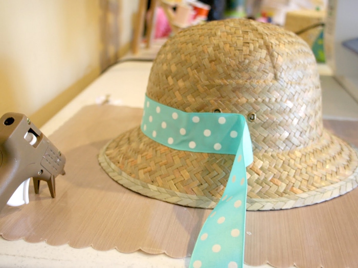 How to make a hat for the Kentucky Derby- perfect for kids parties or school!