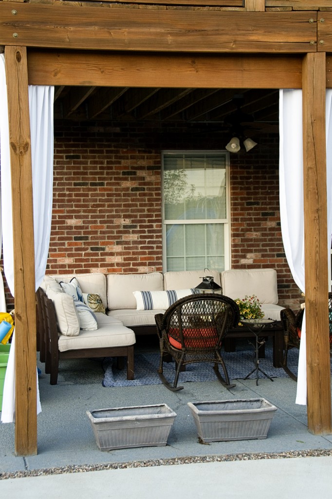 How to Hang Outdoor Curtains