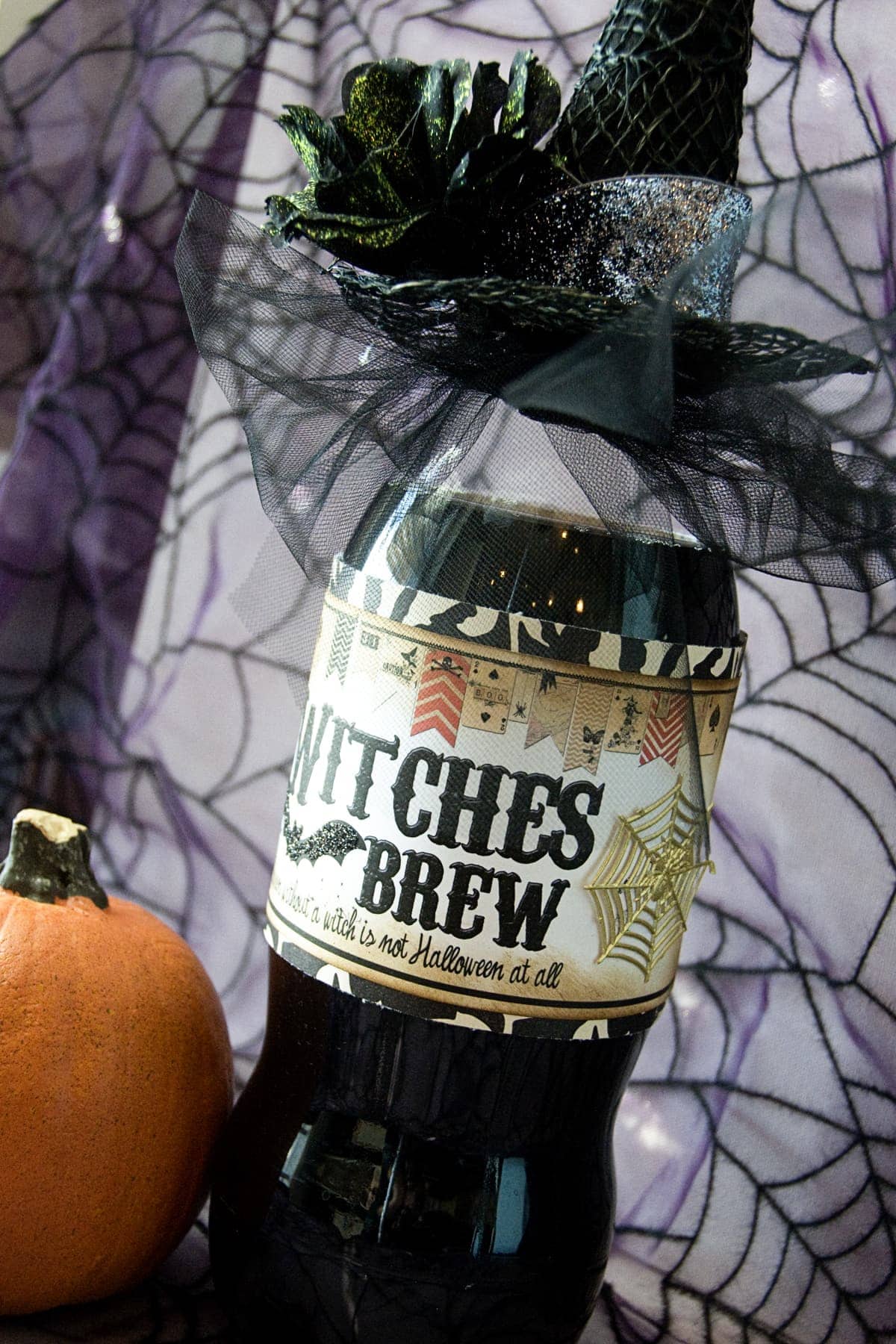 How to Make a Witch Hat Topper for a Soda Bottle