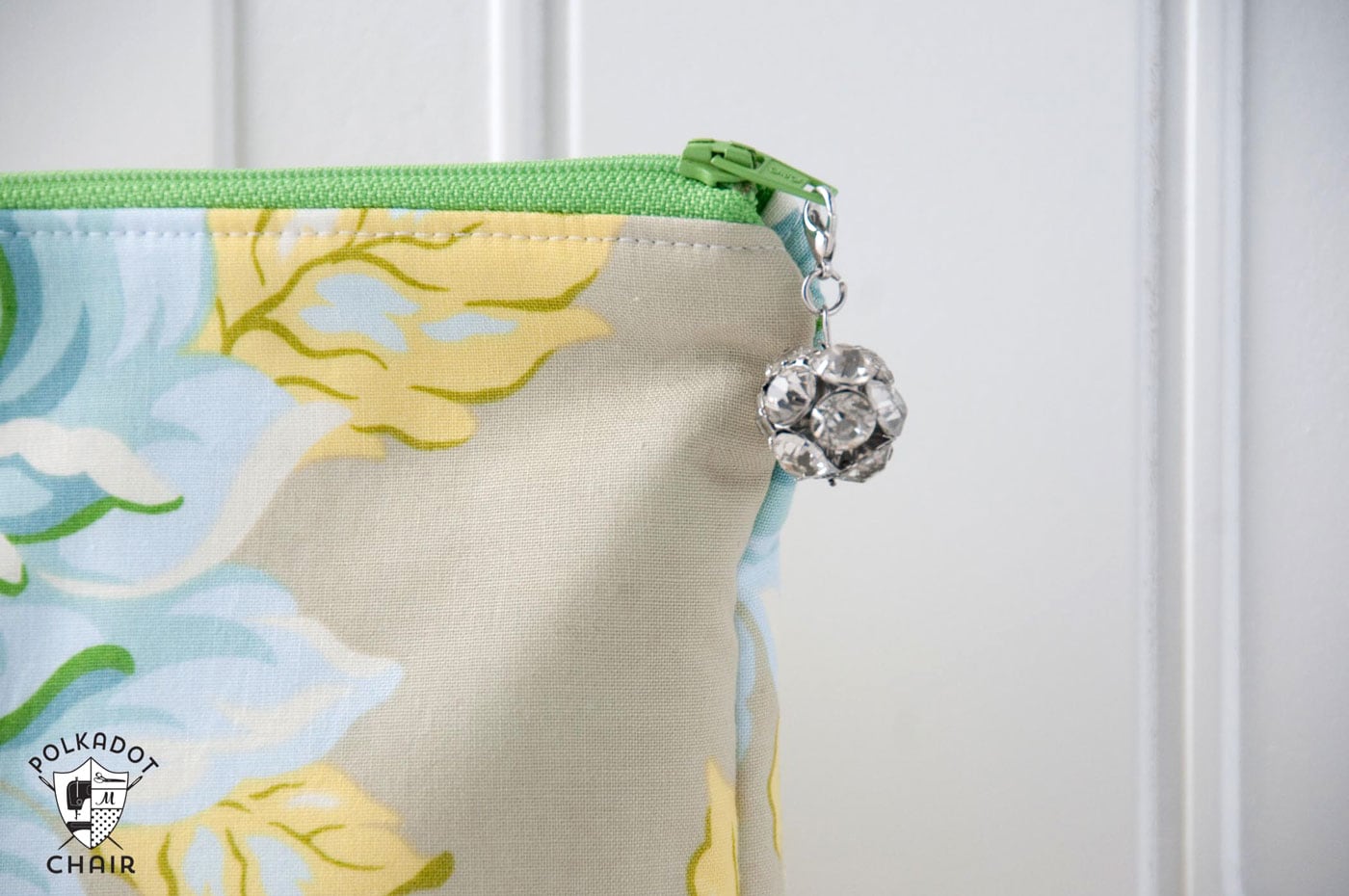 Free Sewing Pattern for an embellished stand up zippered pouch - fun little sewing tutorial