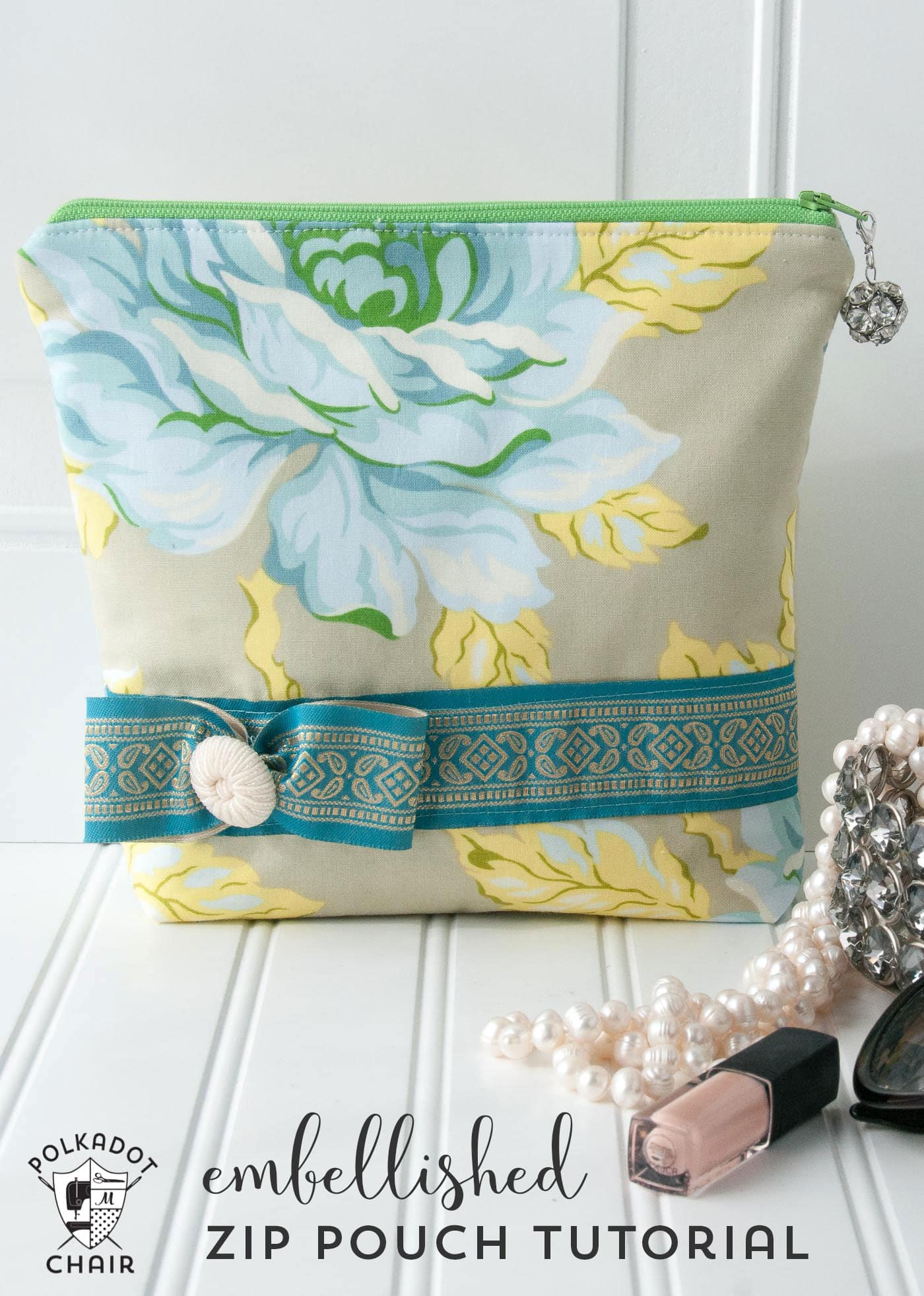 Free Sewing Pattern for an embellished stand up zippered pouch - fun little sewing tutorial