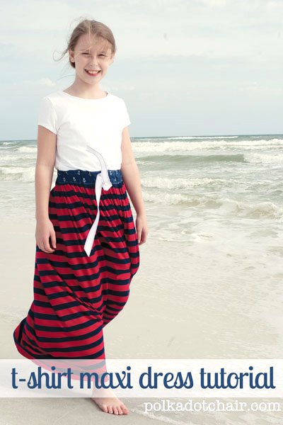 T-Shirt Maxi Dress Tutorial - easy peasy, just sew some fabric onto the bottom of a t-shirt! 
