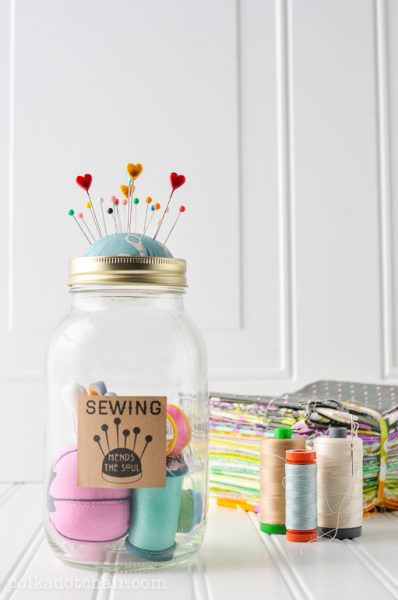 DIY Mason Jar Sewing Kit (with free printable)