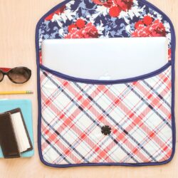 Free Padded Laptop Sleeve Clutch Sewing Pattern on polkadotchair.com