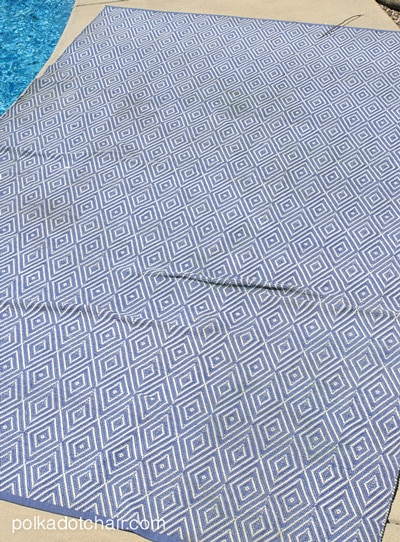 How to Clean an Outdoor Rug on polkadotchair.com