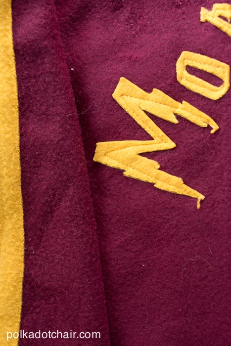 How to make your own Harry Potter Quidditch Robes on polkadotchair.com