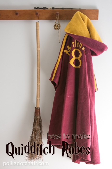 How to Make Quidditch Robes for a Harry Potter Costume