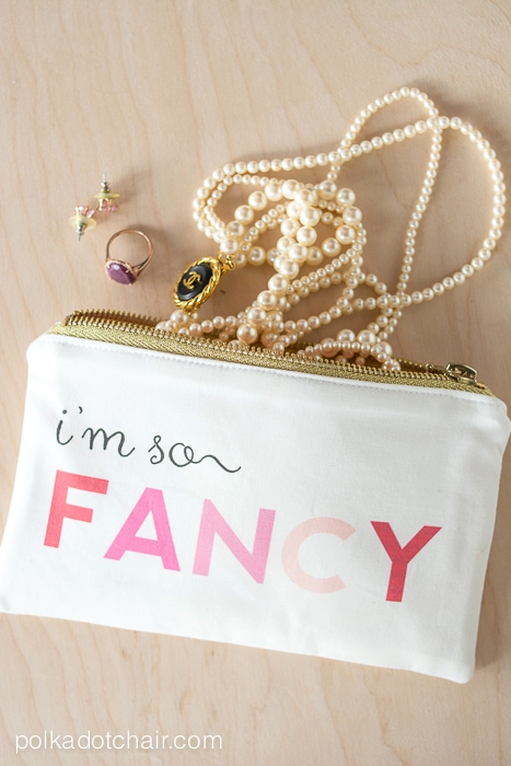 "I'm so Fancy" Make Up bag sewing pattern with free printable! 