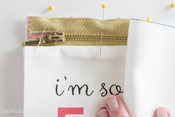 "I'm so Fancy" Make Up bag sewing pattern with free printable! 