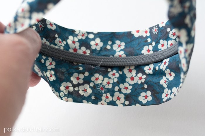 DIY Fabric Headband Sewing Pattern on polkadotchair.com