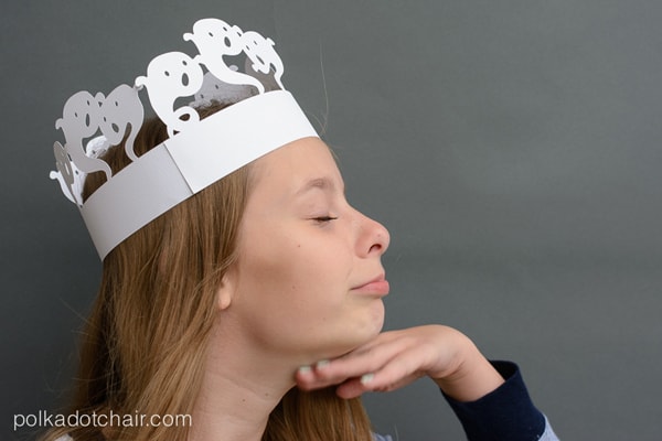 Halloween Party Crowns- a fun alternative to party hats!
