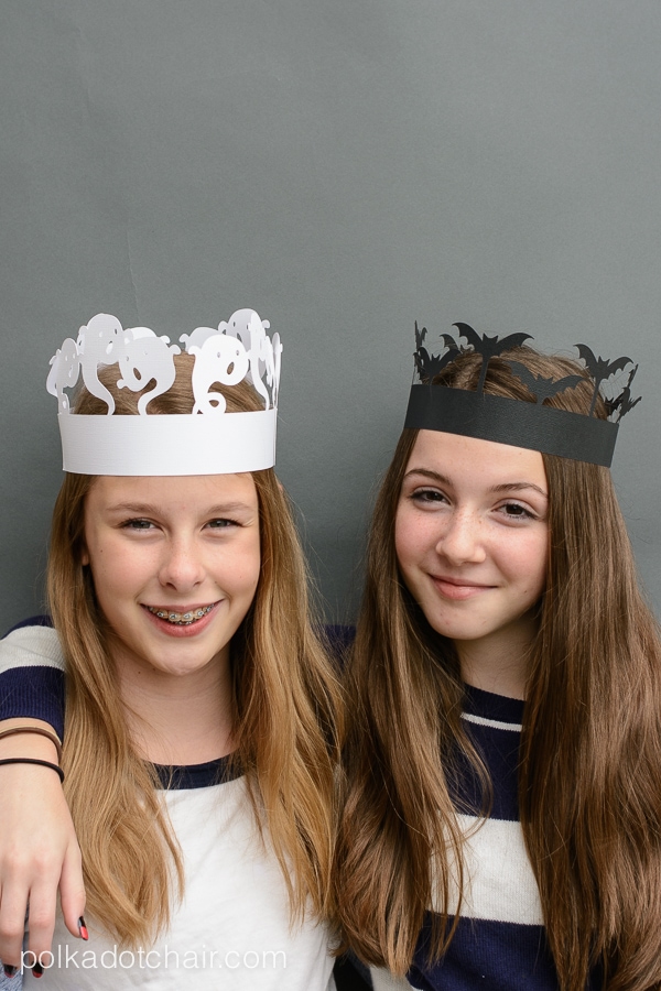 Halloween Party Crowns- a fun alternative to party hats!