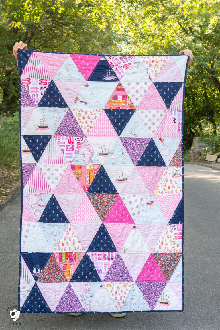 How to Make a Simple Triangle Quilt with Fat Quarters
