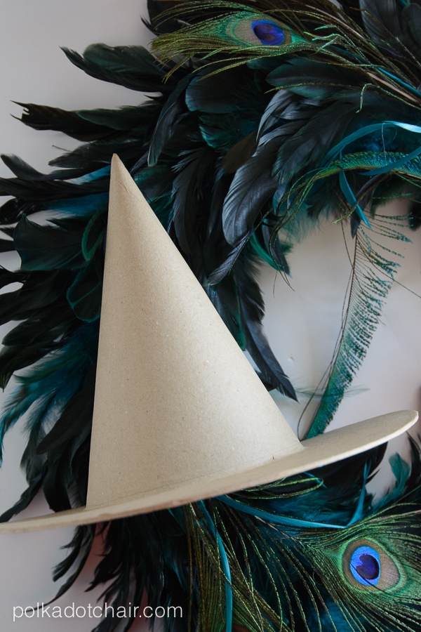 DIY Witches Hat Halloween Wreath 