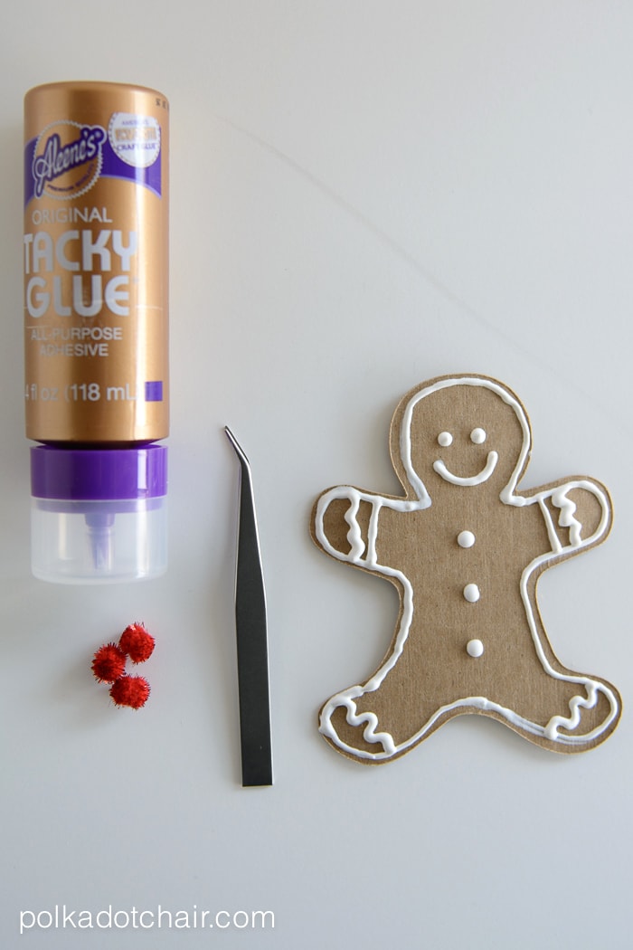 DIY Gingerbread Garland Christmas Craft Kit, a clever idea for a Christmas gift for friends! They can make it themselves 