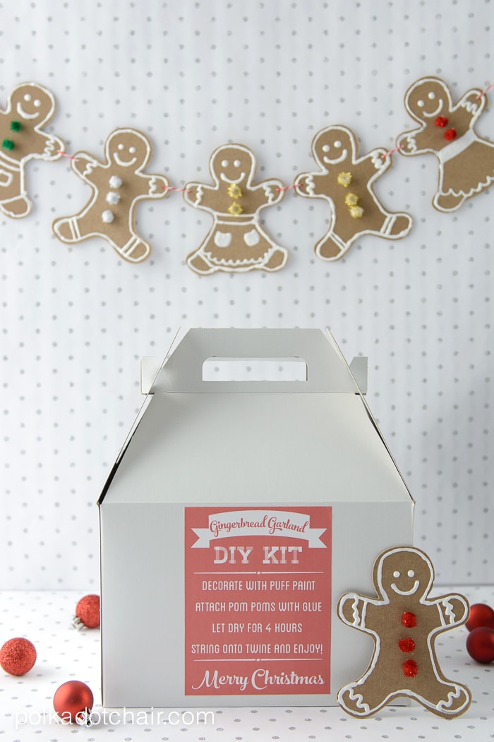 DIY Gingerbread Garland Christmas Craft Kit, a clever idea for a Christmas gift for friends! They can make it themselves 