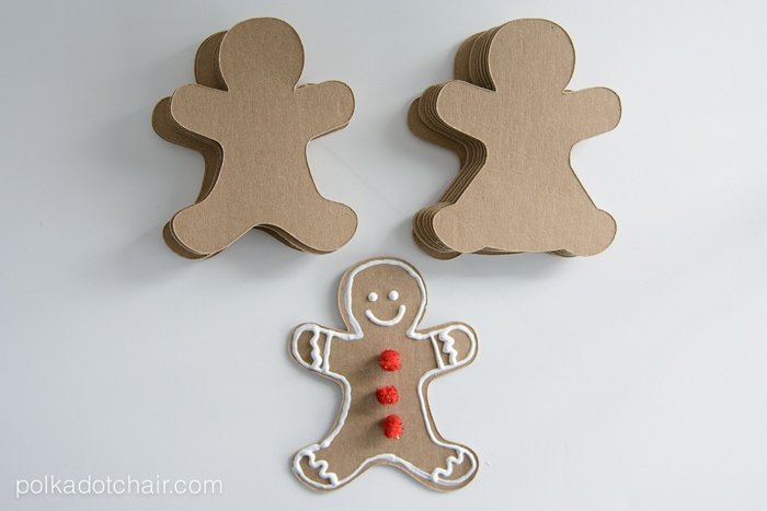 DIY Gingerbread Men Garland Craft Kit, makes a great neighbor gift for Christmas!