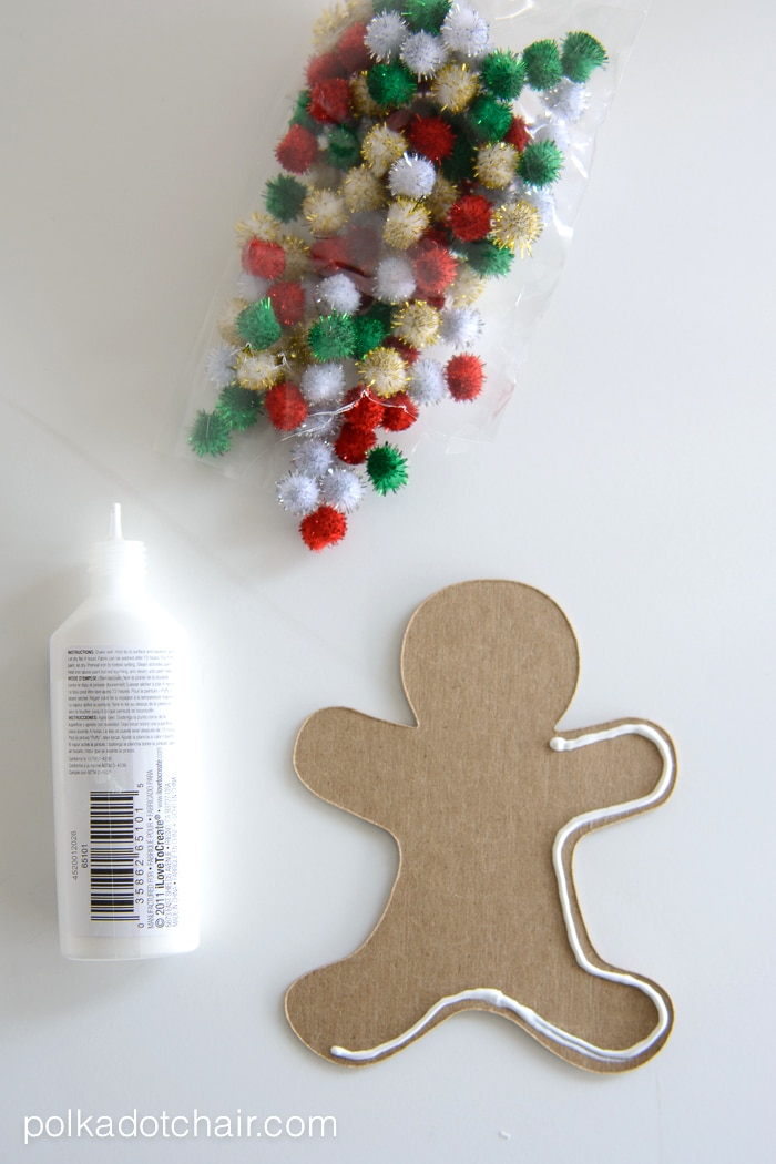 DIY Gingerbread Garland Christmas Craft Kit, a clever idea for a Christmas gift for friends! They can make it themselves 