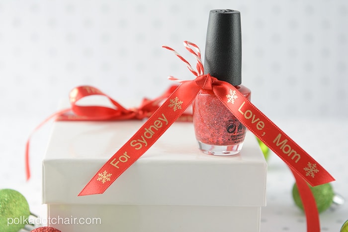DIY Printable Ribbon and Creative Christmas Gift Wrap Ideas