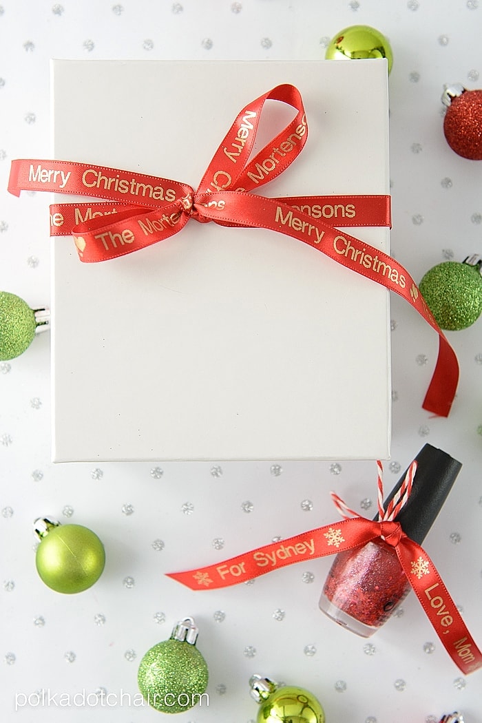 DIY Printable Ribbon and Creative Christmas Gift Wrap Ideas