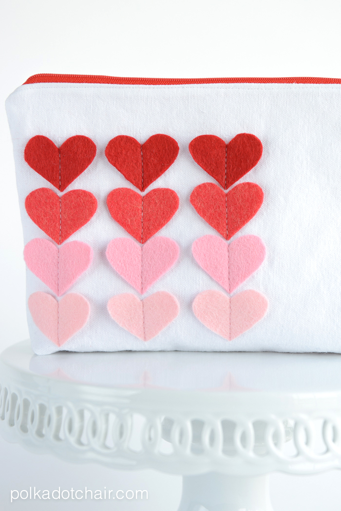 Sweetheart Zip Pouch Sewing Tutorial.. a cute and simple Valentine's Day Sewing Project