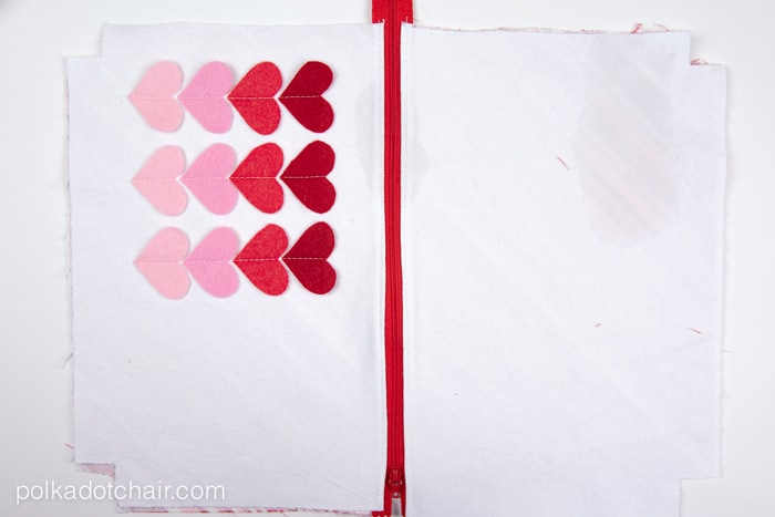 Sweetheart Zip Pouch Sewing Tutorial.. a cute and simple Valentine's Day Sewing Project