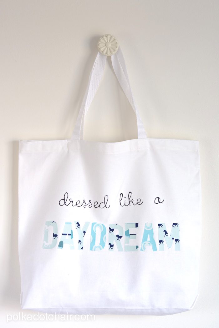 DIY Applique Tote Bag with "Dressed Like a Daydream" Quote- how cute!