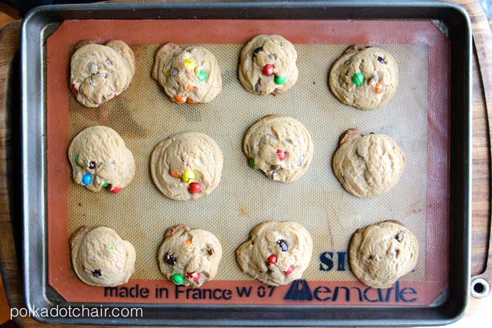 Crispy Chocolate Chip Cookies with M&M's - Style Sweet