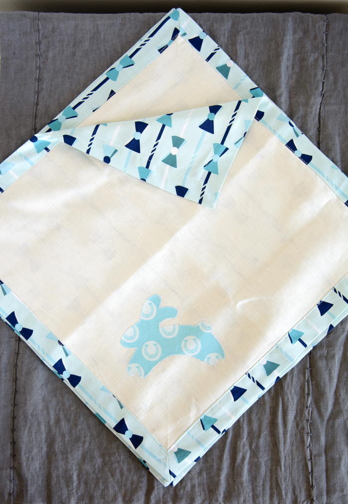 How to Sew Easter Napkins, a free sewing pattern.