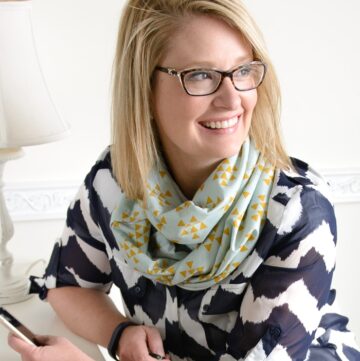 DIY Snap Up Infinity Scarf pattern by Melissa of polkadotchair.com - perfect for traveling