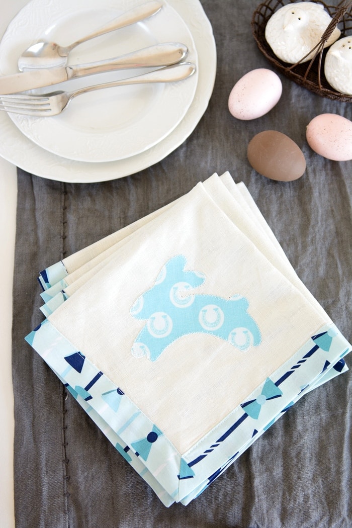 How to Sew Easter Napkins, a free sewing pattern.