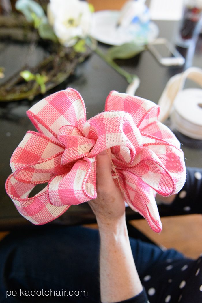 How to make a cute Magnolia Spring Wreath 