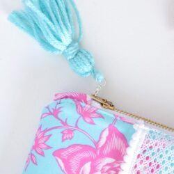 How to make a mini tassel that attaches to a zipper out of yarn -