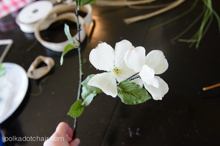 How to make a cute Magnolia Spring Wreath 