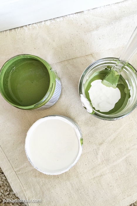 How to paint furniture using Chalky Finish paint. A colorful DIY makeover for an entryway bench! 