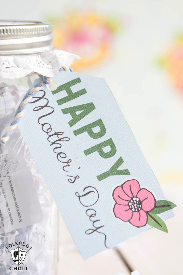 Cute Mason Jar Gift Ideas for Mother's Day {and free printable tags} on polkadotchair.com