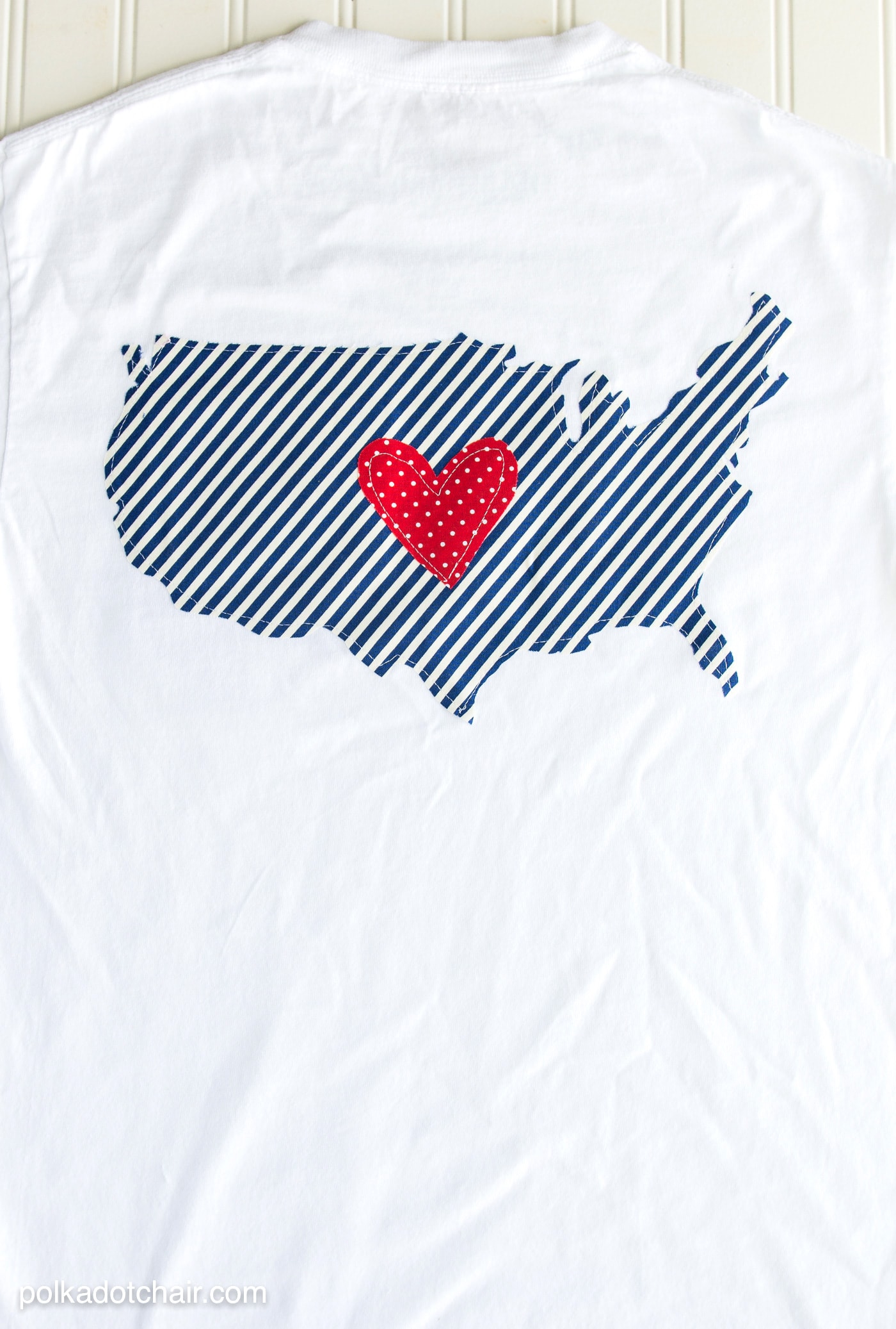 DIY Pocket Tee for the 4th of July - includes templates for the pocket and outline of the USA