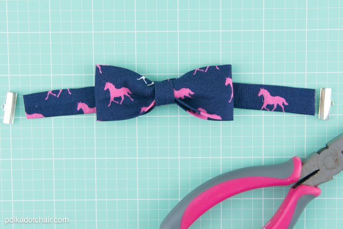 How to Make Bow Tie Bracelets .. a free sewing pattern by Melissa Mortenson of polkadotchair.com 