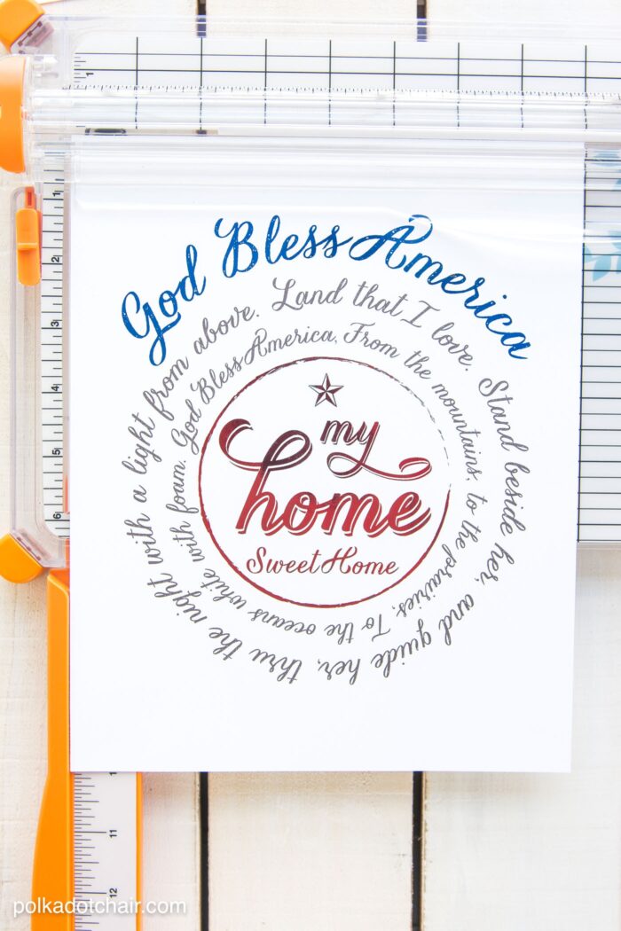 Free Printable signs for the 4th of July parties! Love these you can use them with or without a foil applicator. 