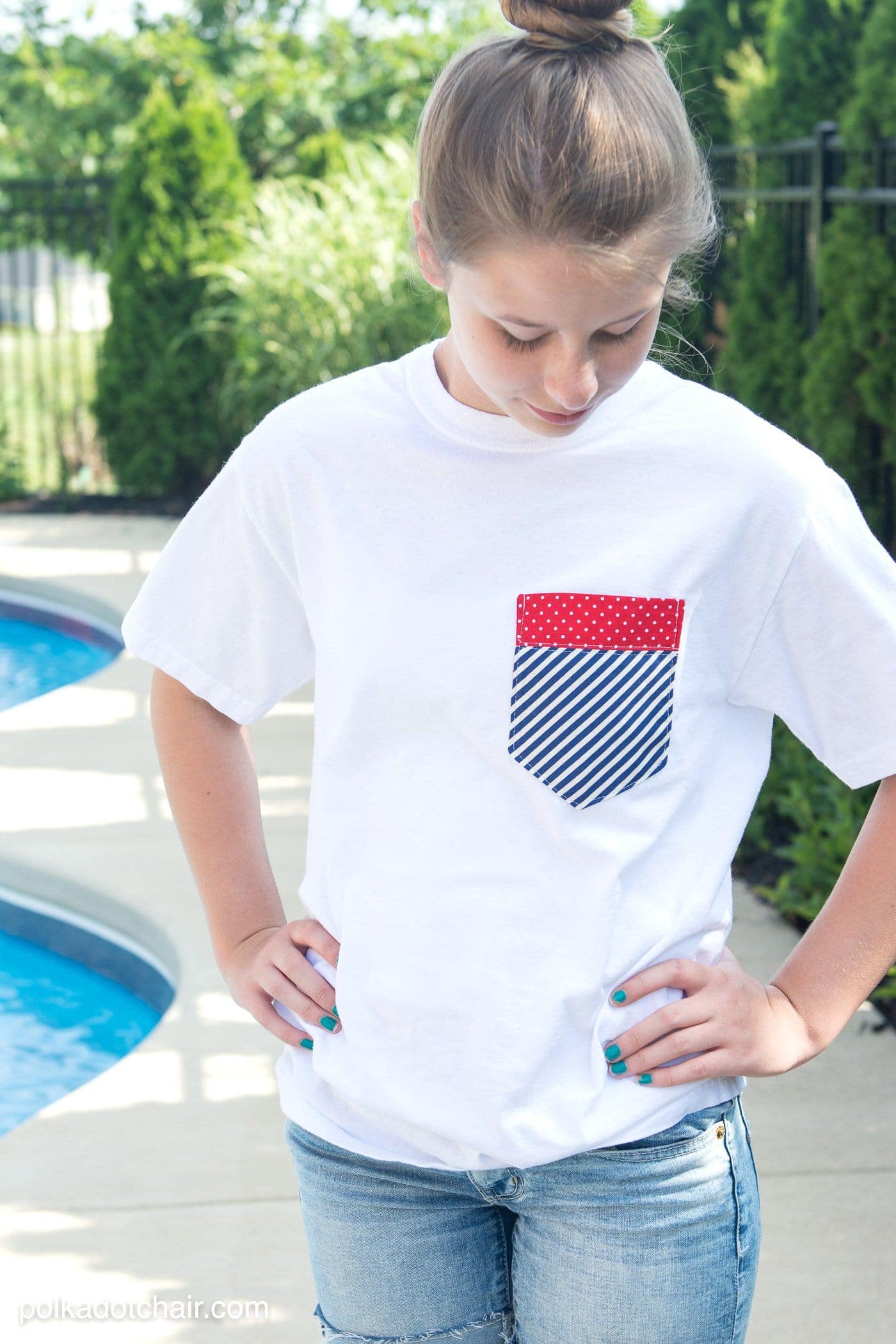 DIY Pocket Tee for the 4th of July - includes templates for the pocket and outline of the USA 
