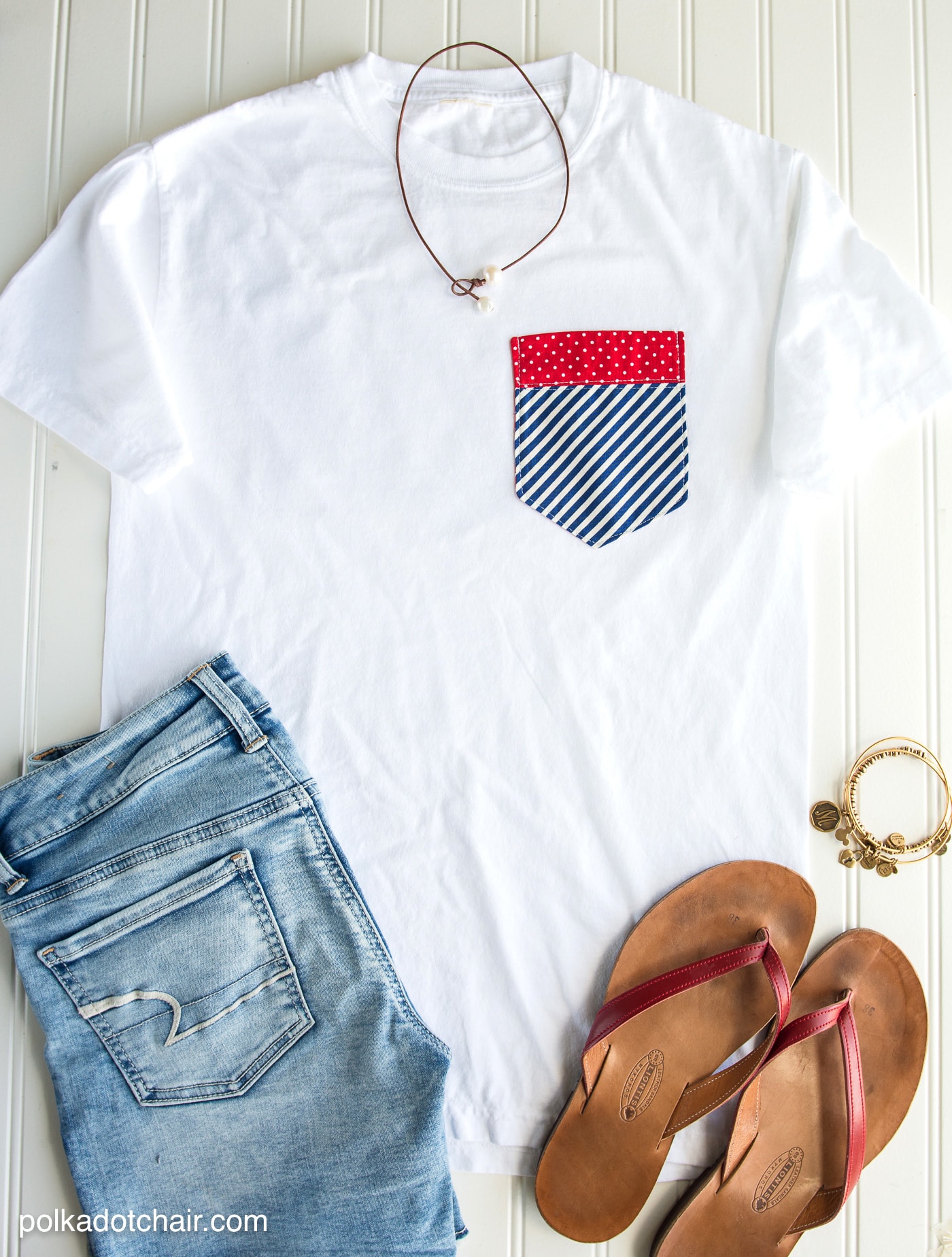 DIY Pocket Tee for the 4th of July - includes templates for the pocket and outline of the USA 