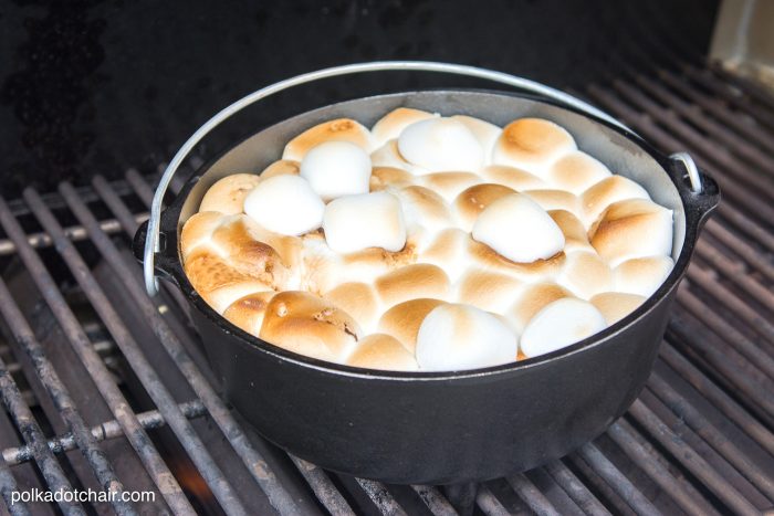 Super easy recipe for S'mores cake! 