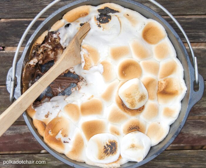 Super easy recipe for S'mores cake! 