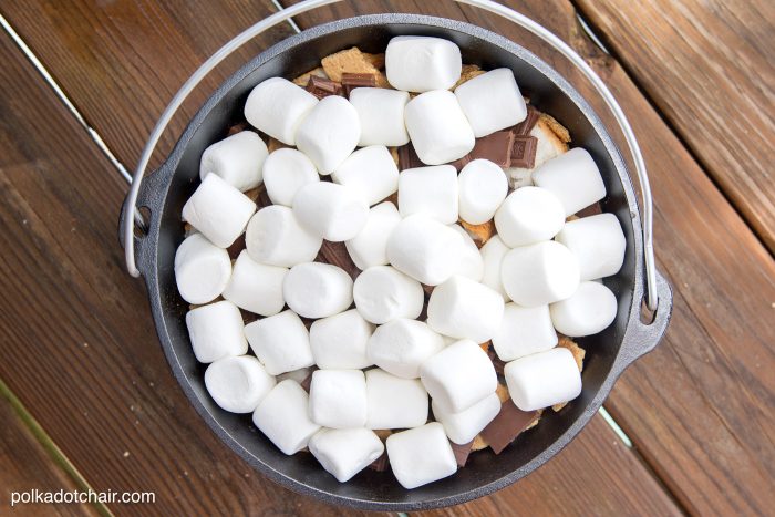 Super easy recipe for S'mores cake! 